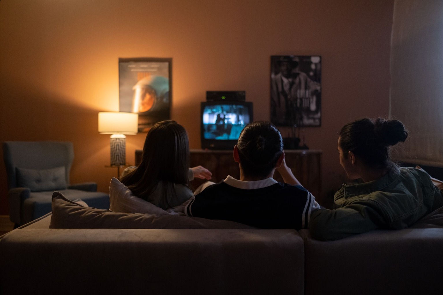 Cómo elegir películas para una noche romántica — Elige el momento adecuado para la película según el horario de tu parej Cómo elegir películas para una noche romántica — Elige el momento adecuado para la película según el horario de tu parej